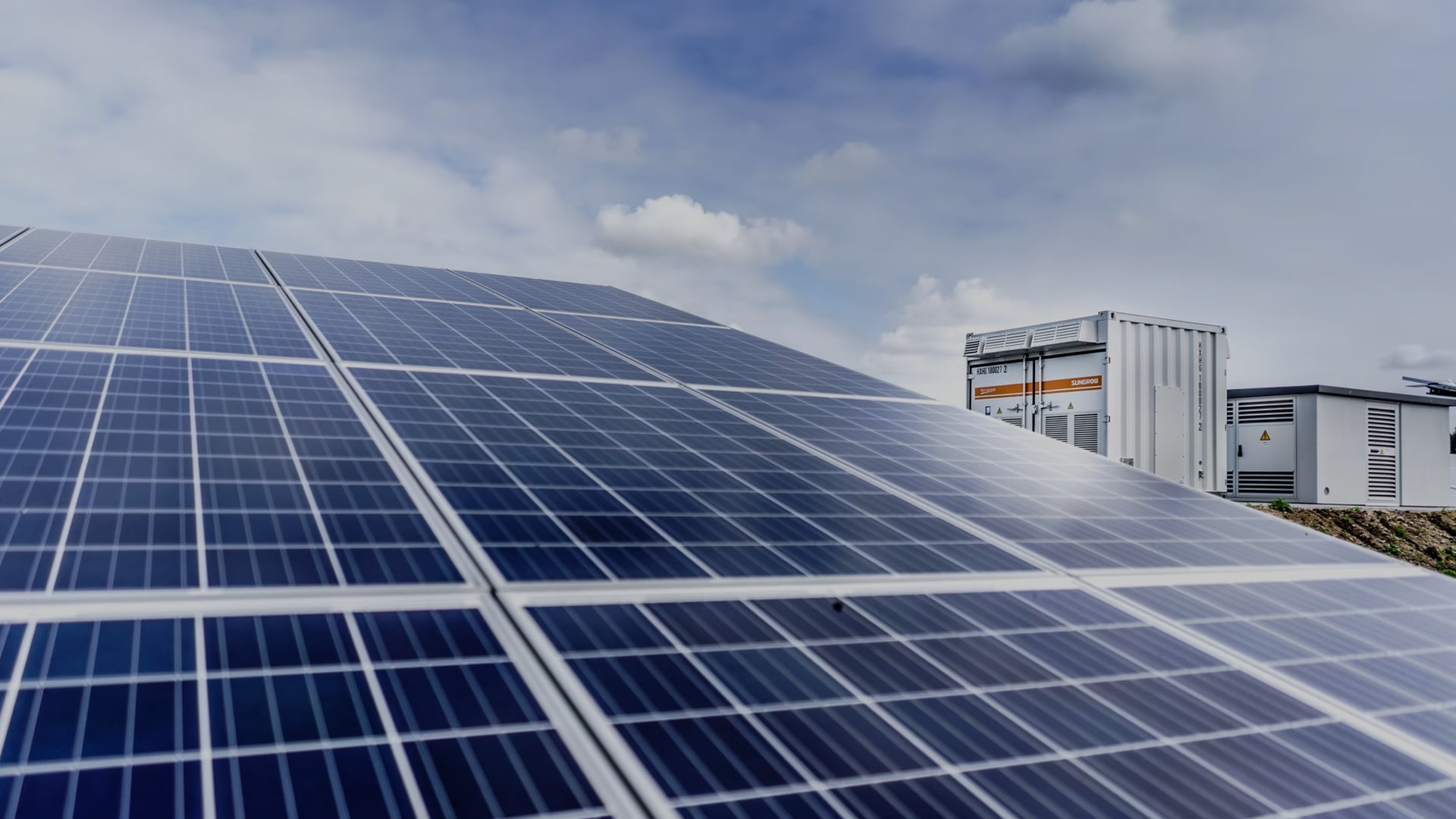 EV-inno Oy | sähköauton latausasemat | ilmalämpöpumput | aurinkopaneelit